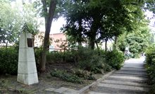 Gedenkteken ter ere van boring Mient-01 (foto: Evert van de Graaff).