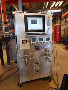 FluMo-apparaat voor het monitoren en bemonsteren van gas- en watermonsters uit geothermische putten.